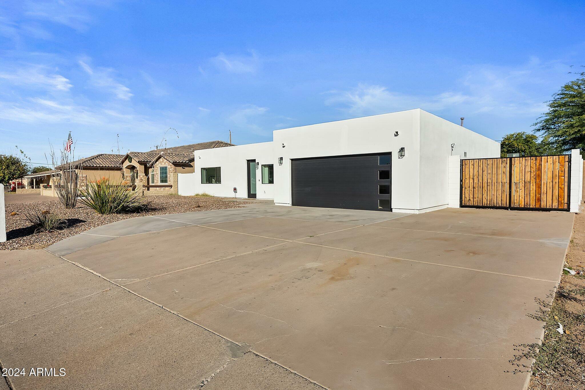 Property Photo:  1634 E Aire Libre Avenue  AZ 85022 