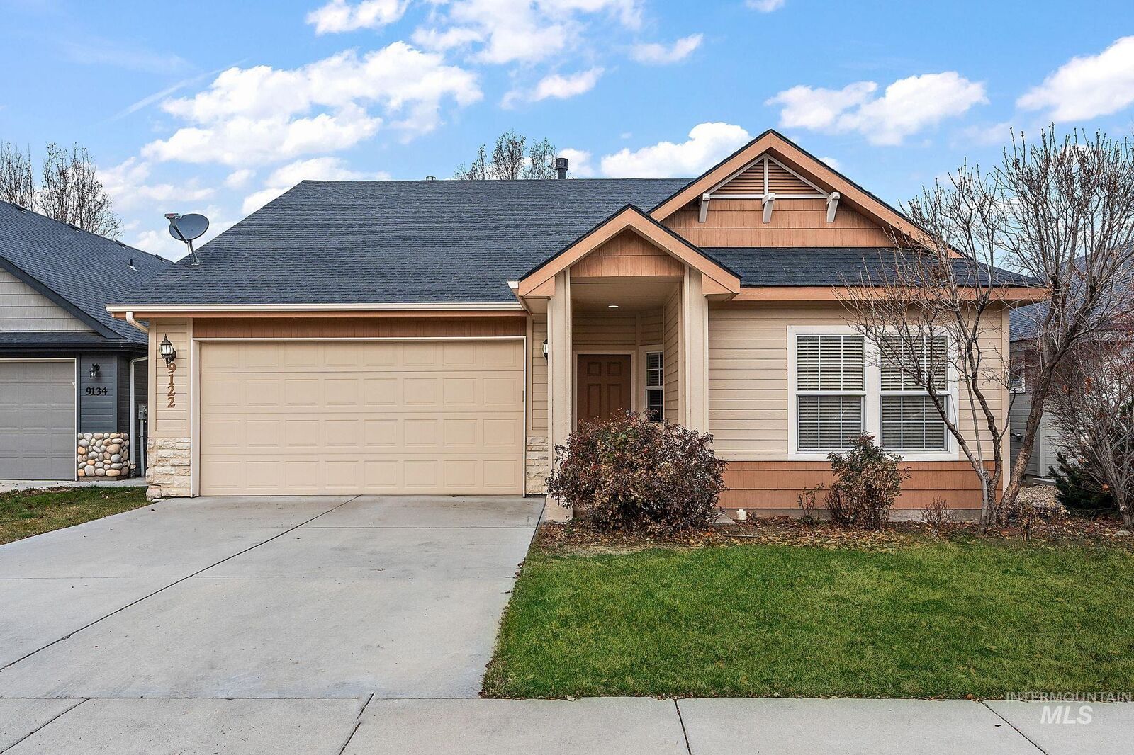Property Photo: 9122 W Kingsgate Ct ID 83704