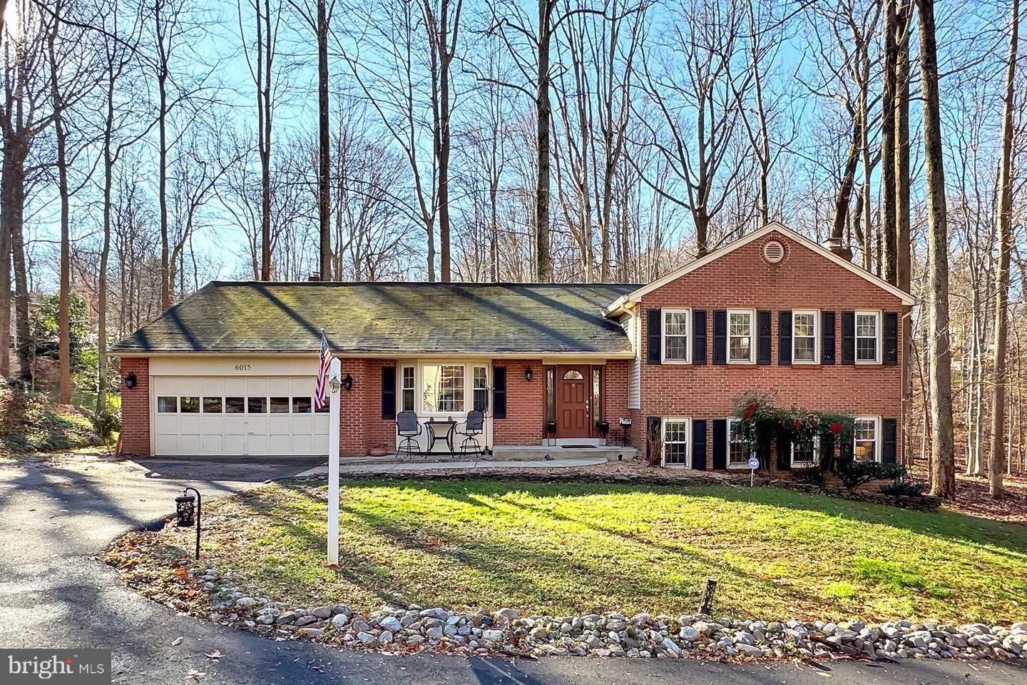 Property Photo: 6015 Makely Drive VA 22039
