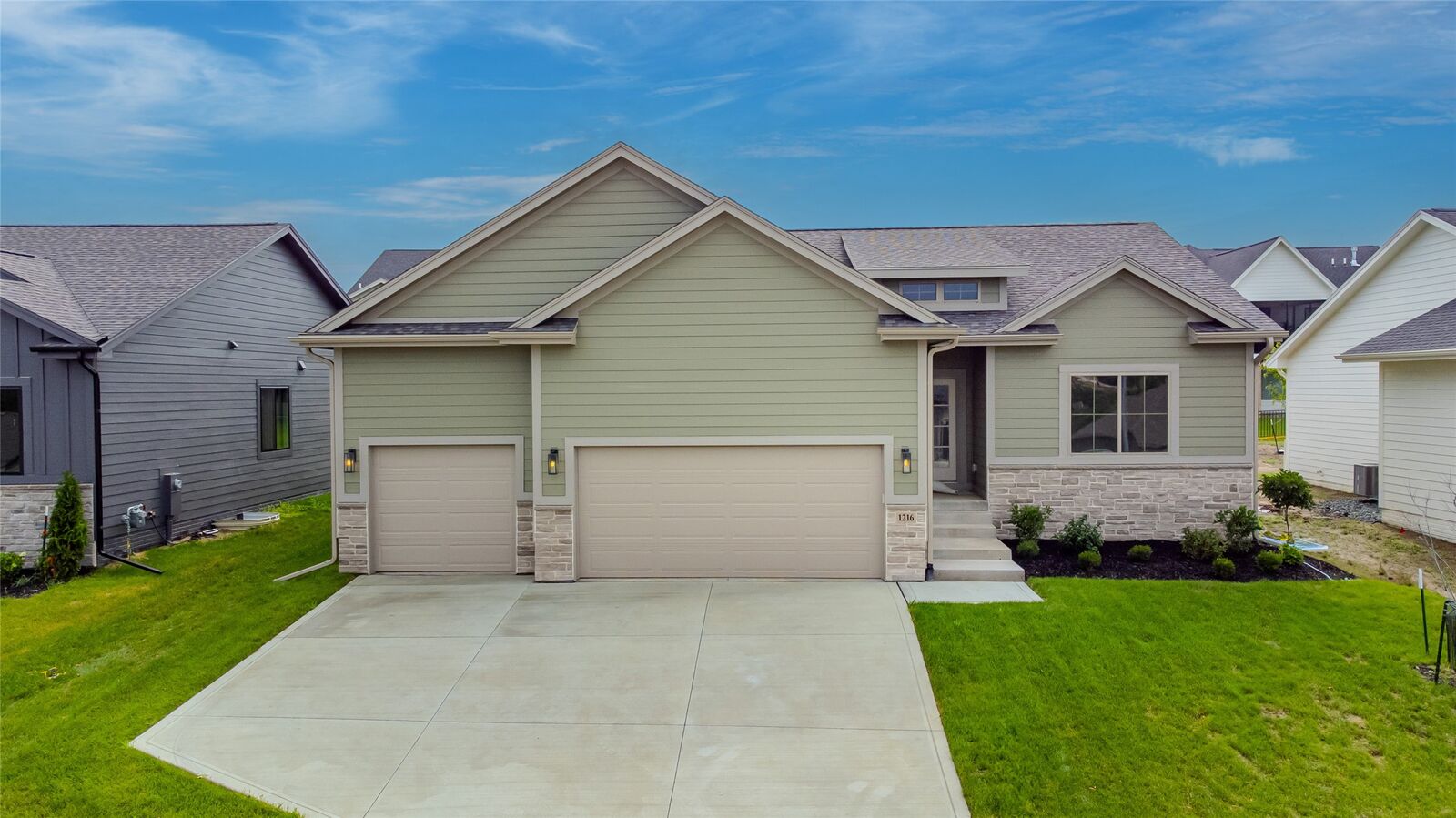 Property Photo: 1216 S 92nd Street IA 50266
