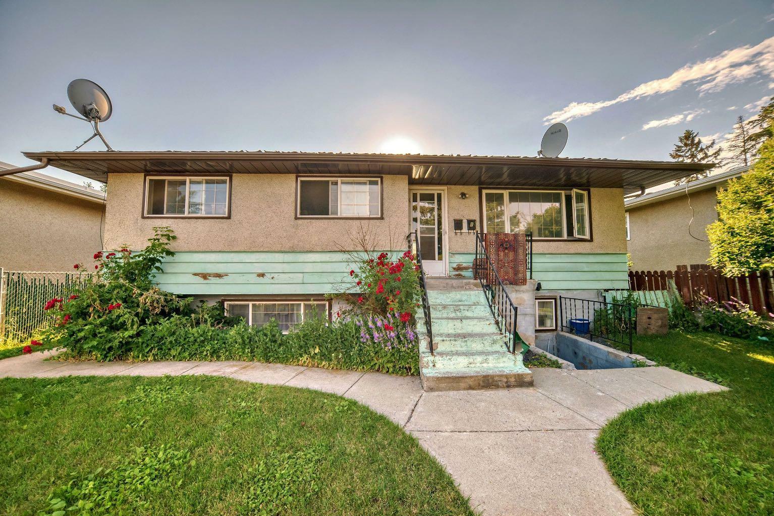 915 39 Street SE  Calgary AB T2A 1H3 photo