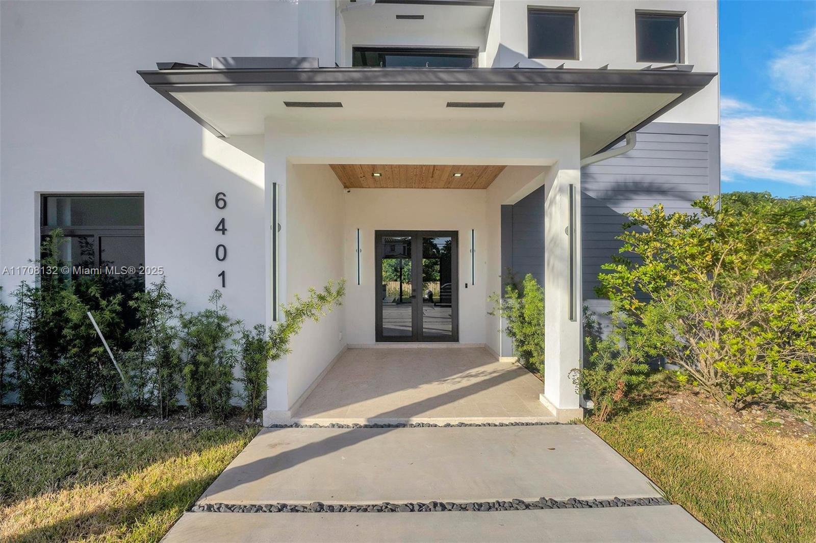 Property Photo: 6401 SW 84th Street FL 33143