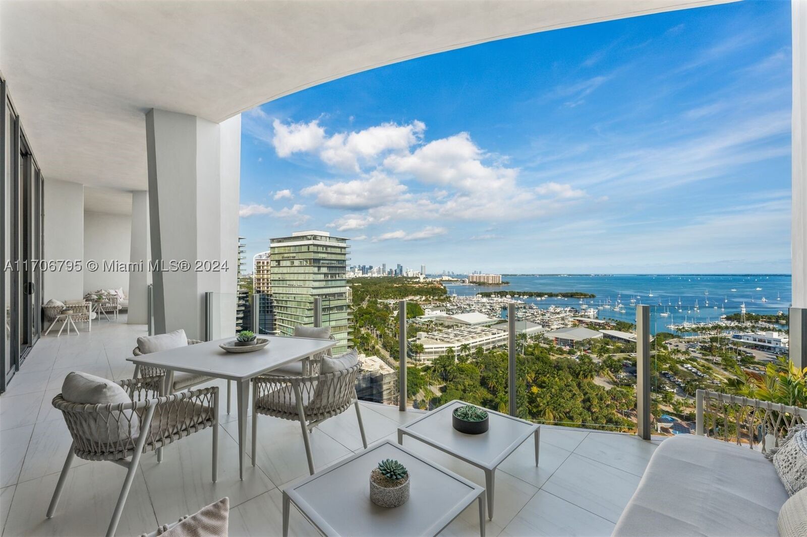 Property Photo: 2811 S Bayshore Dr 20bc FL 33133