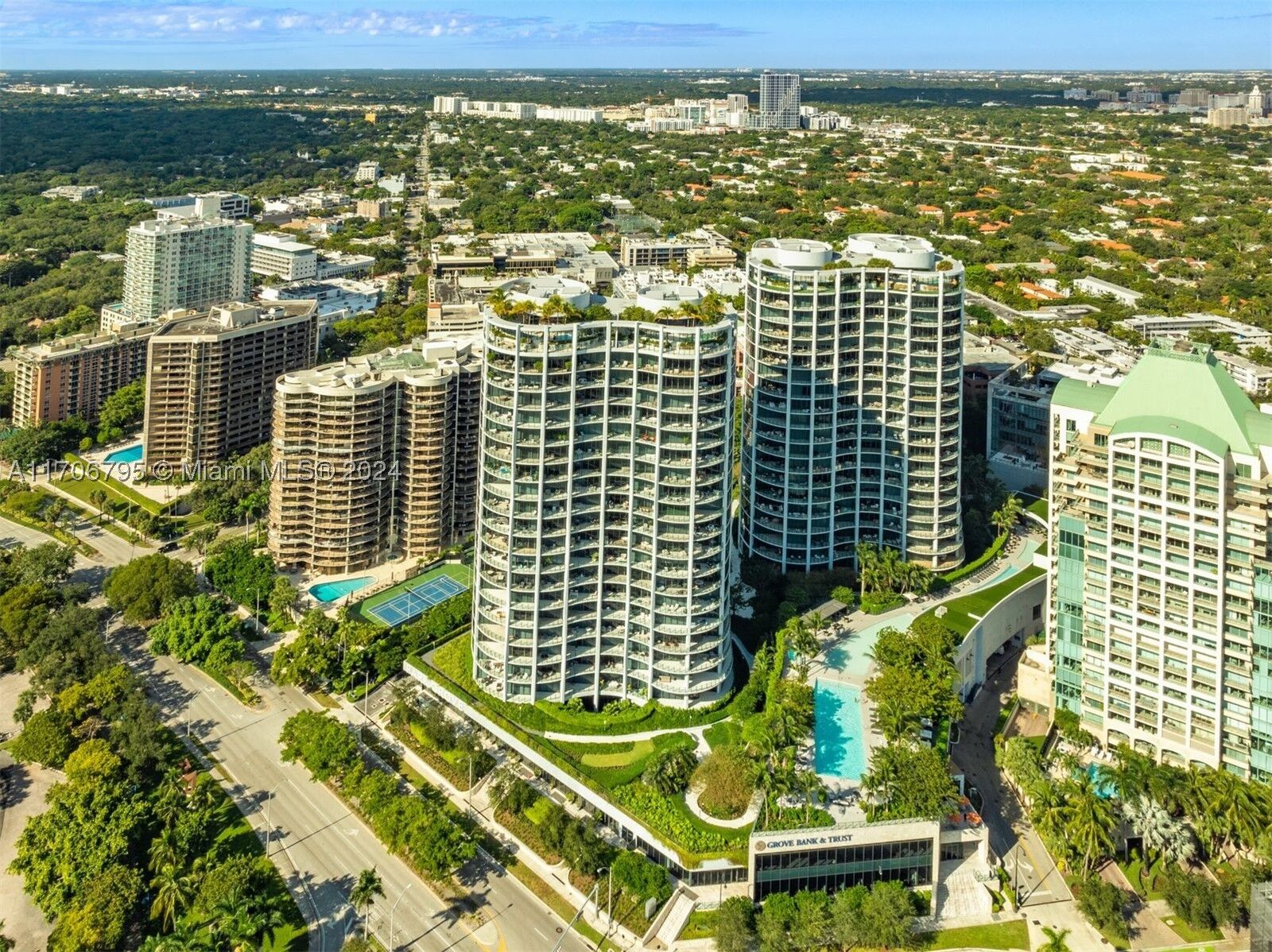 Property Photo: 2811 S Bayshore Dr 20bc FL 33133
