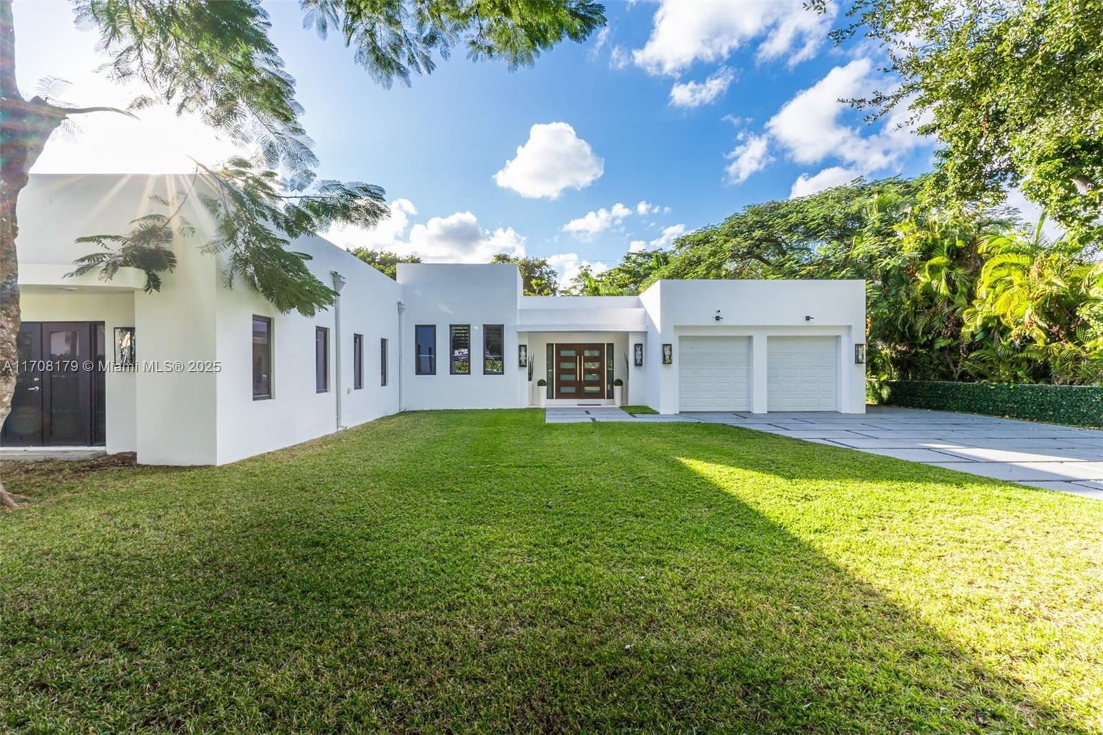 Property Photo: 1120 Wallace St FL 33134