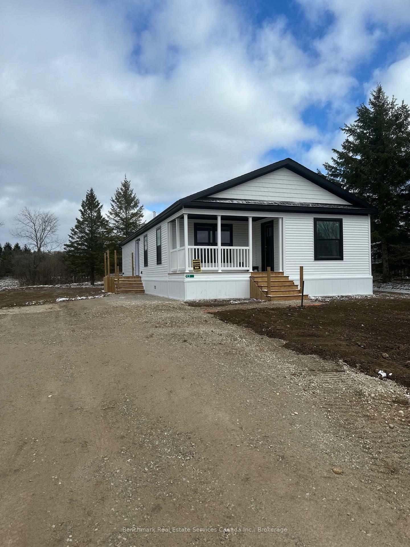 Property Photo: 212 Spruce Drive ON N4N 3B8