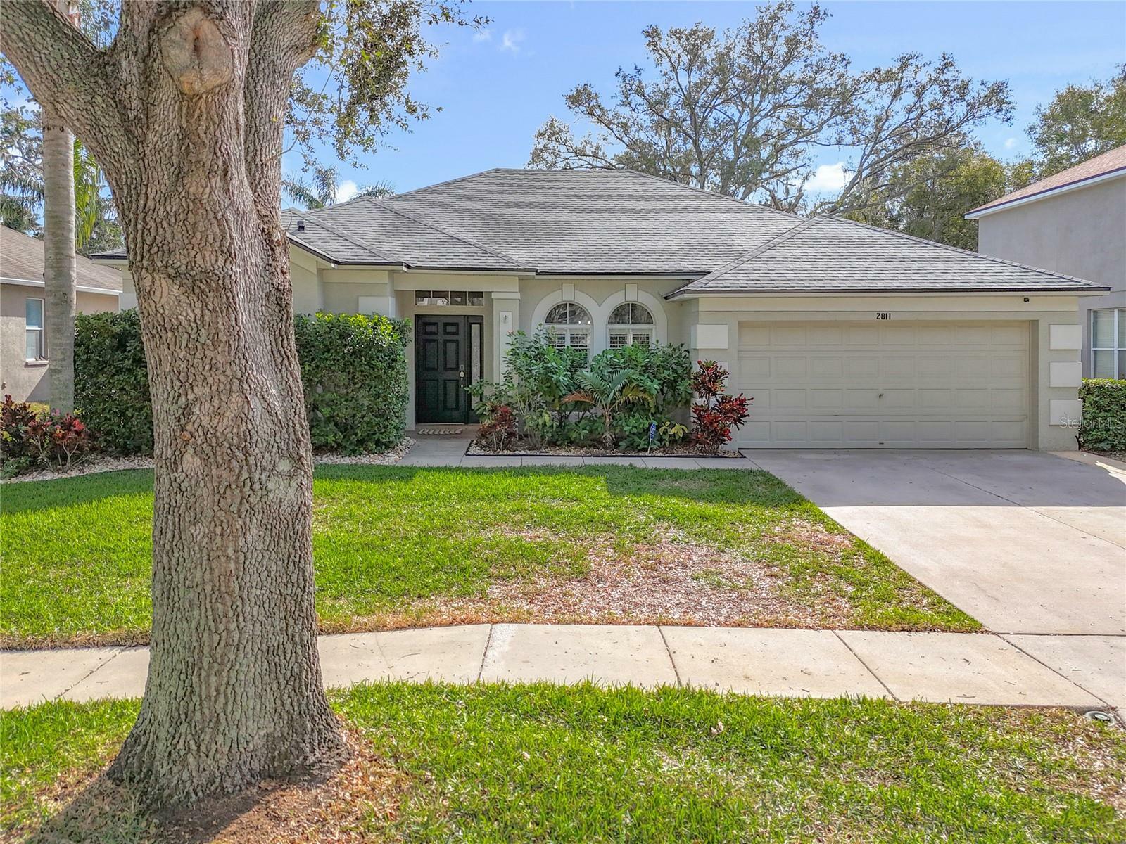 Property Photo:  2811 Windcrest Oaks Court  FL 33594 