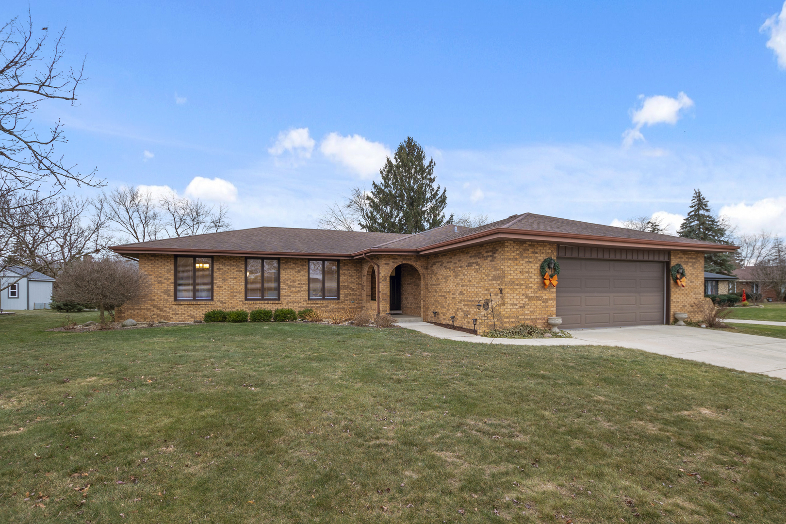 Property Photo:  8911 Butterfield Lane  IL 60462 