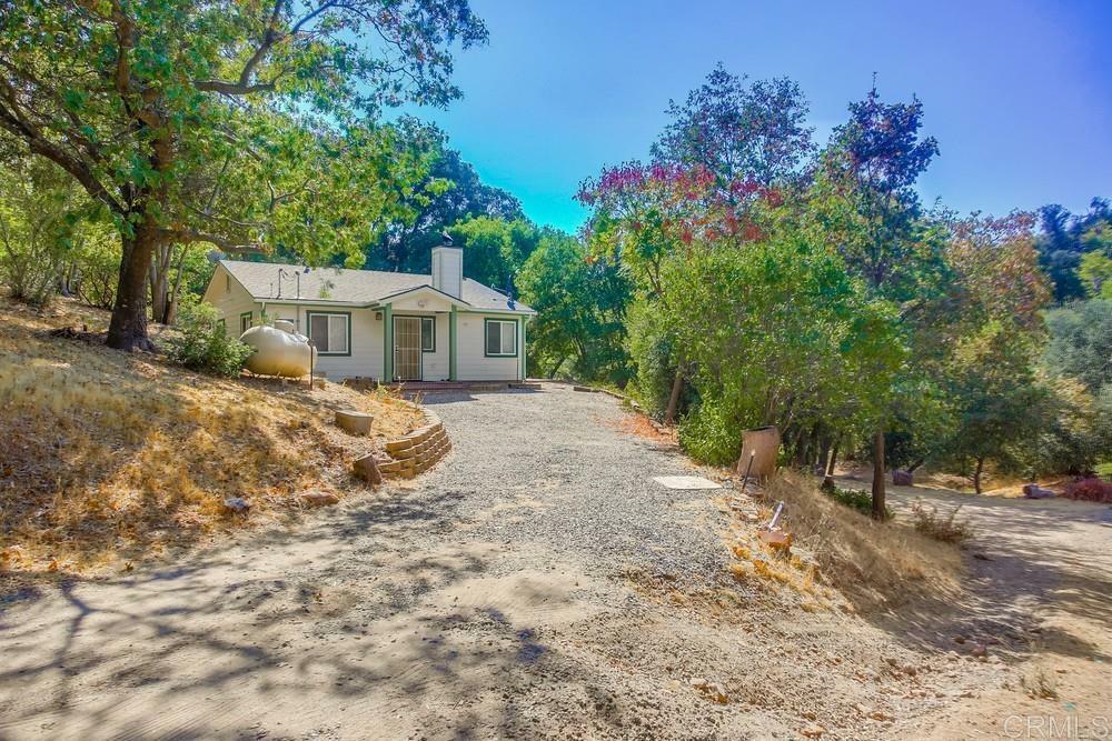 Property Photo:  829 Hillside Drive  CA 92036 