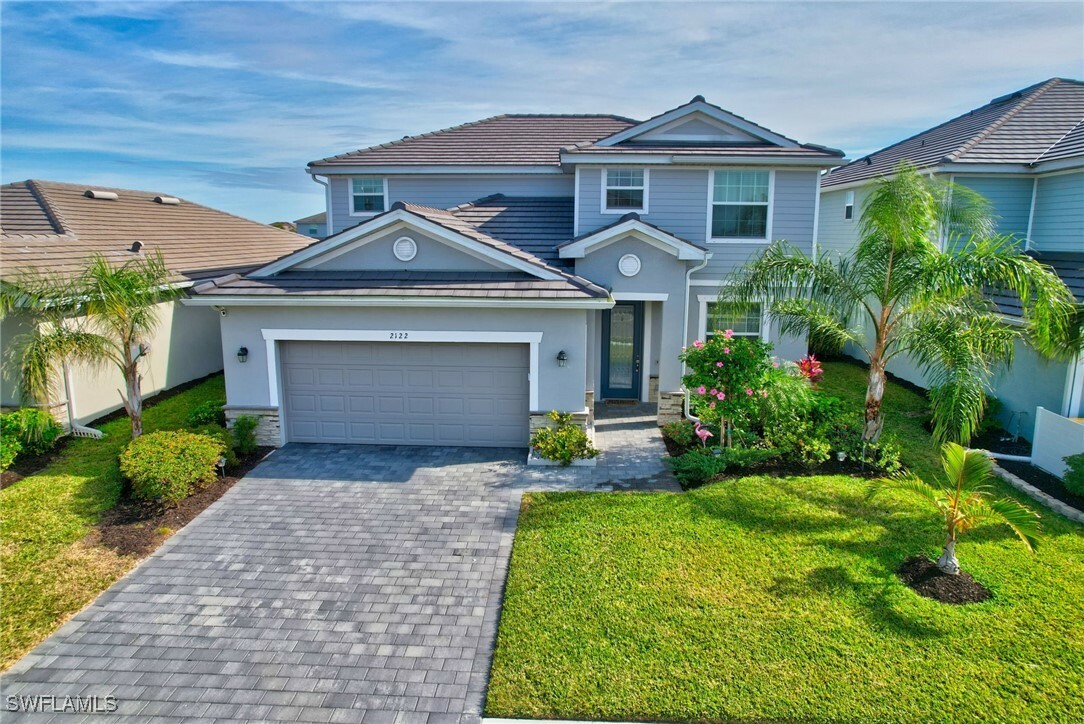 Property Photo: 2122 Hamlin Street FL 34120