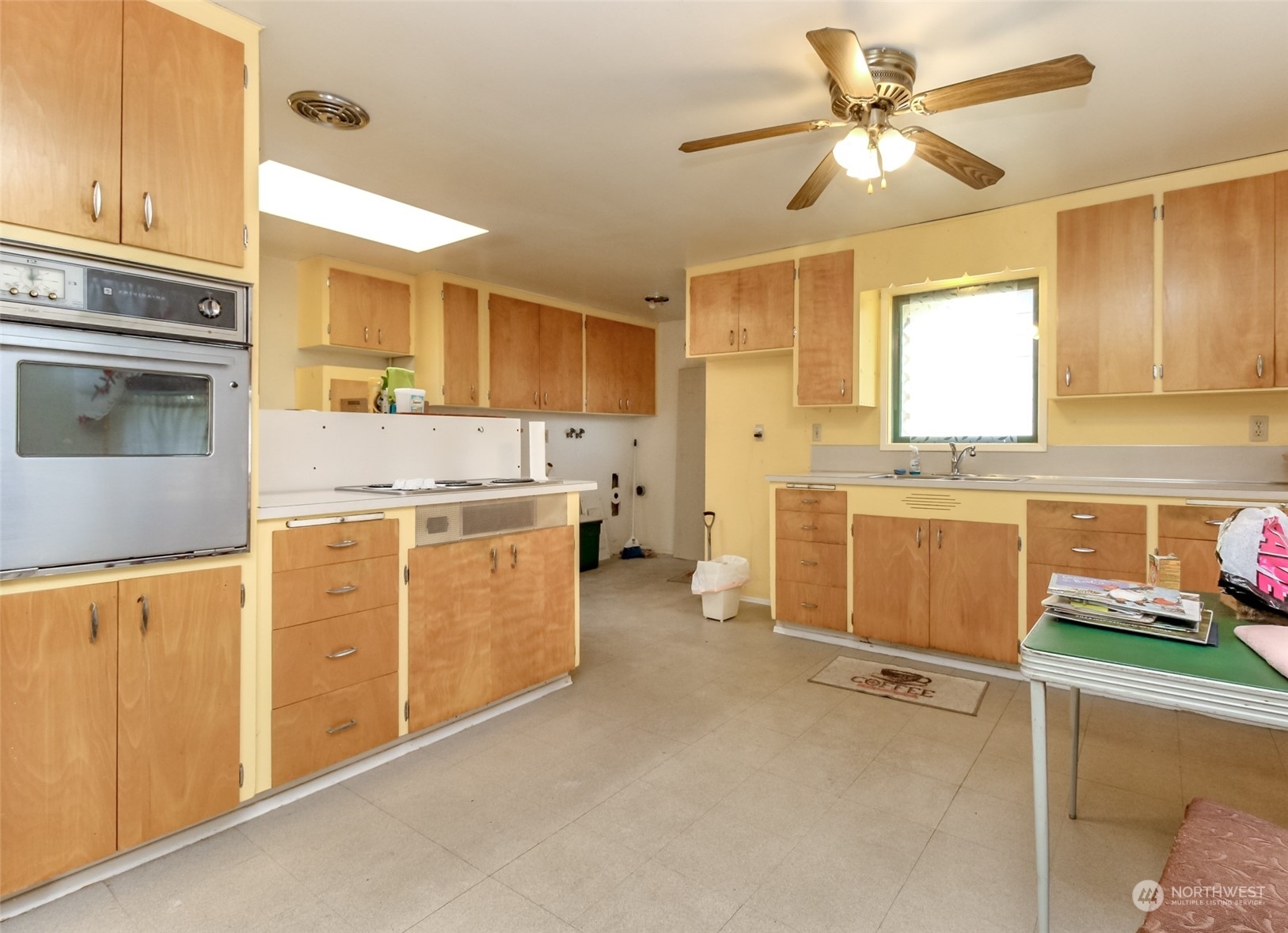 Property Photo:  1017 E 60th Street  WA 98404 