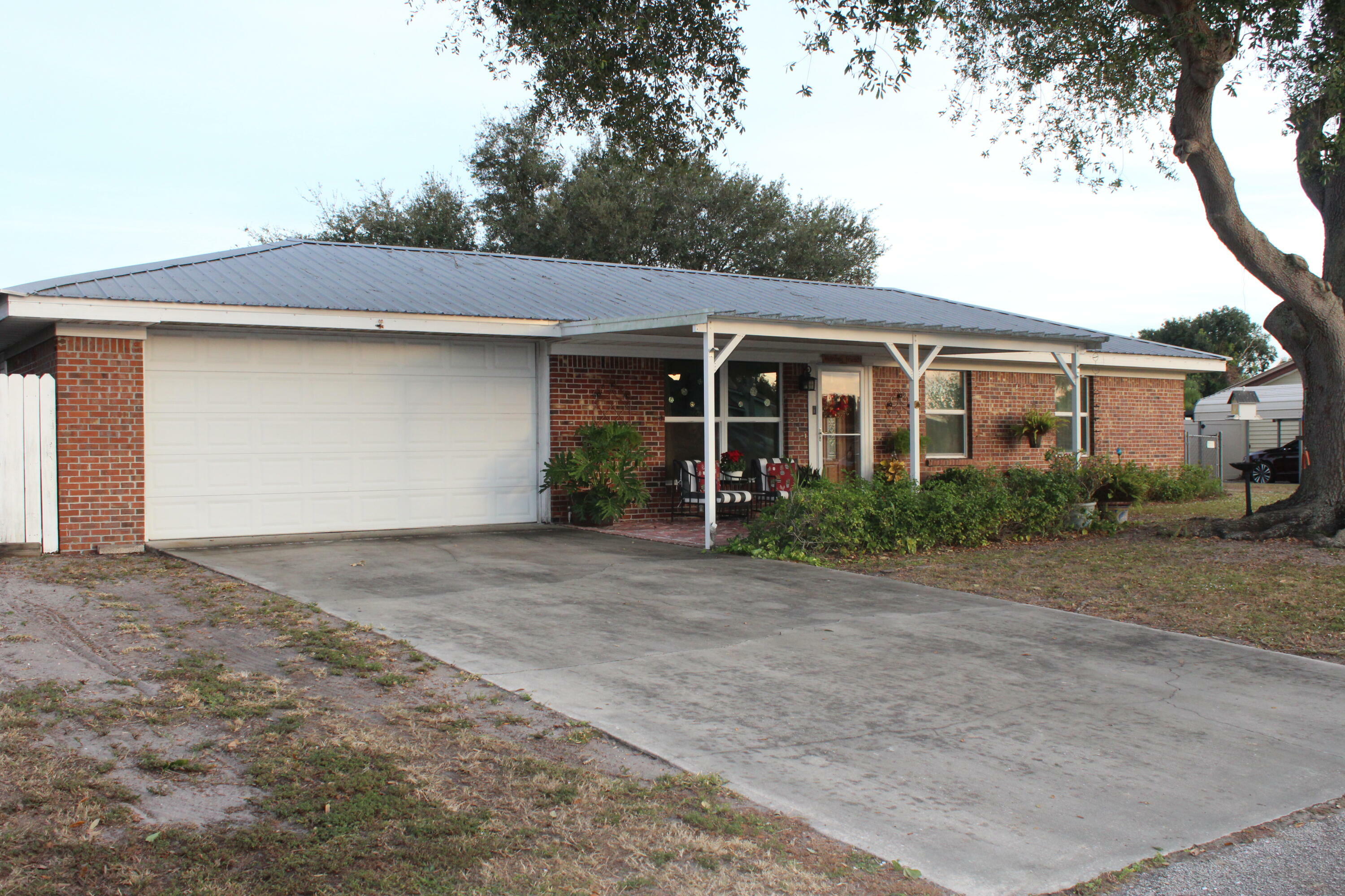 Property Photo:  602 S Berner Road  FL 33440 