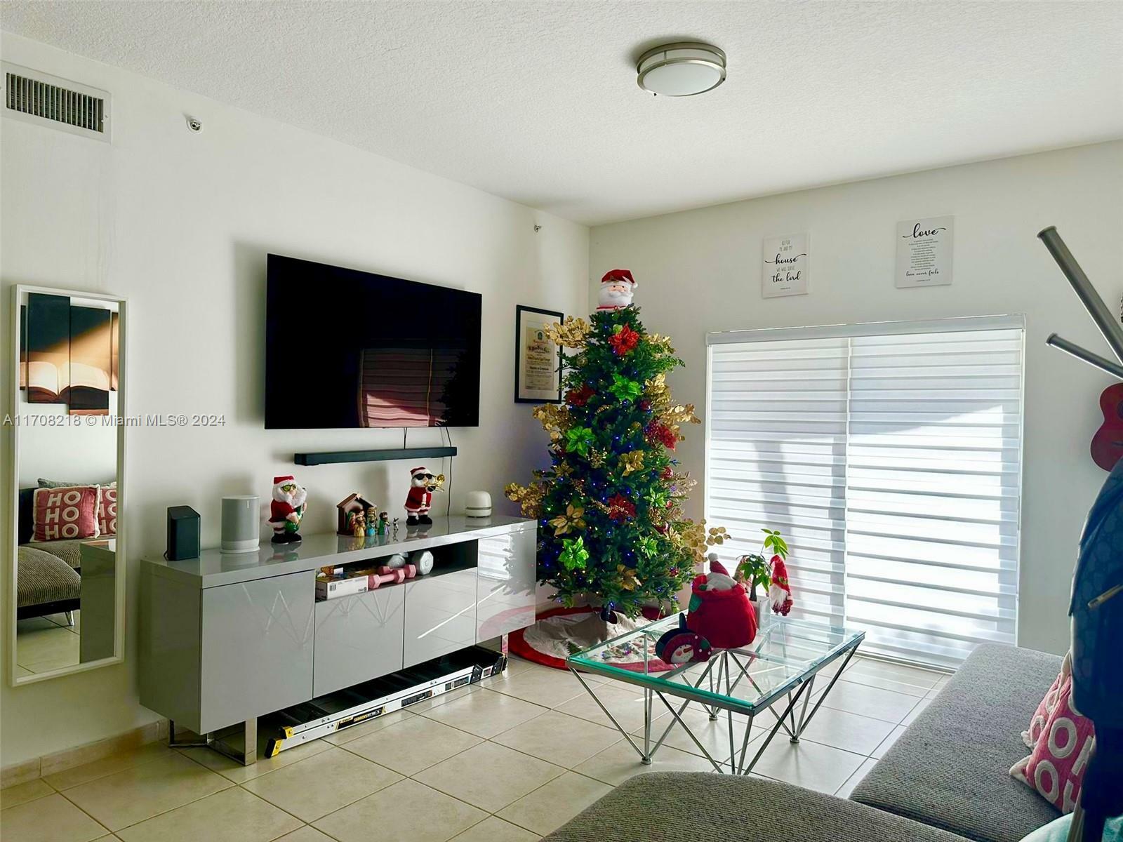 Property Photo:  7220 NW 114th Ave  FL 33178 