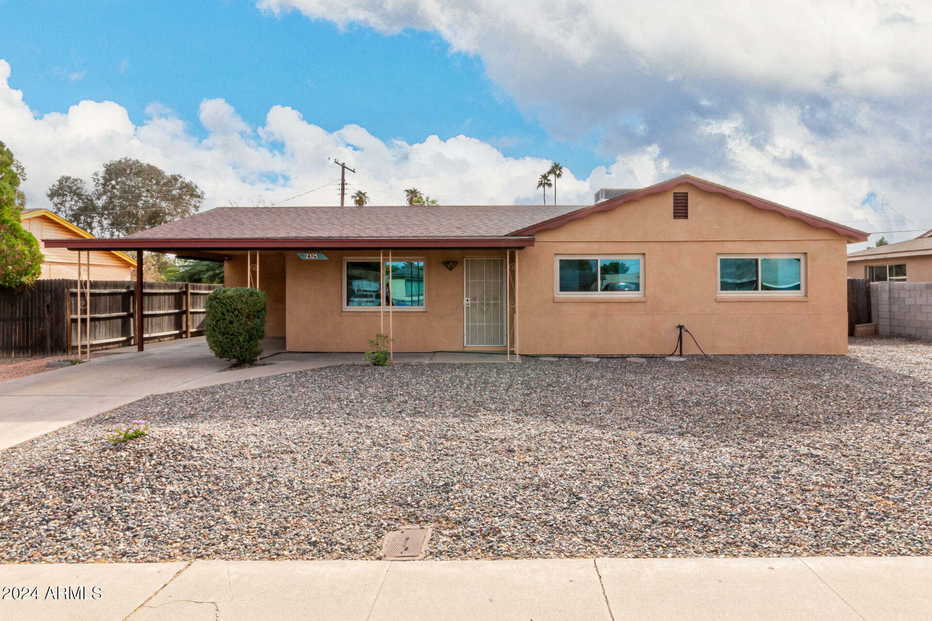 Property Photo: 2325 W Orchid Lane AZ 85021
