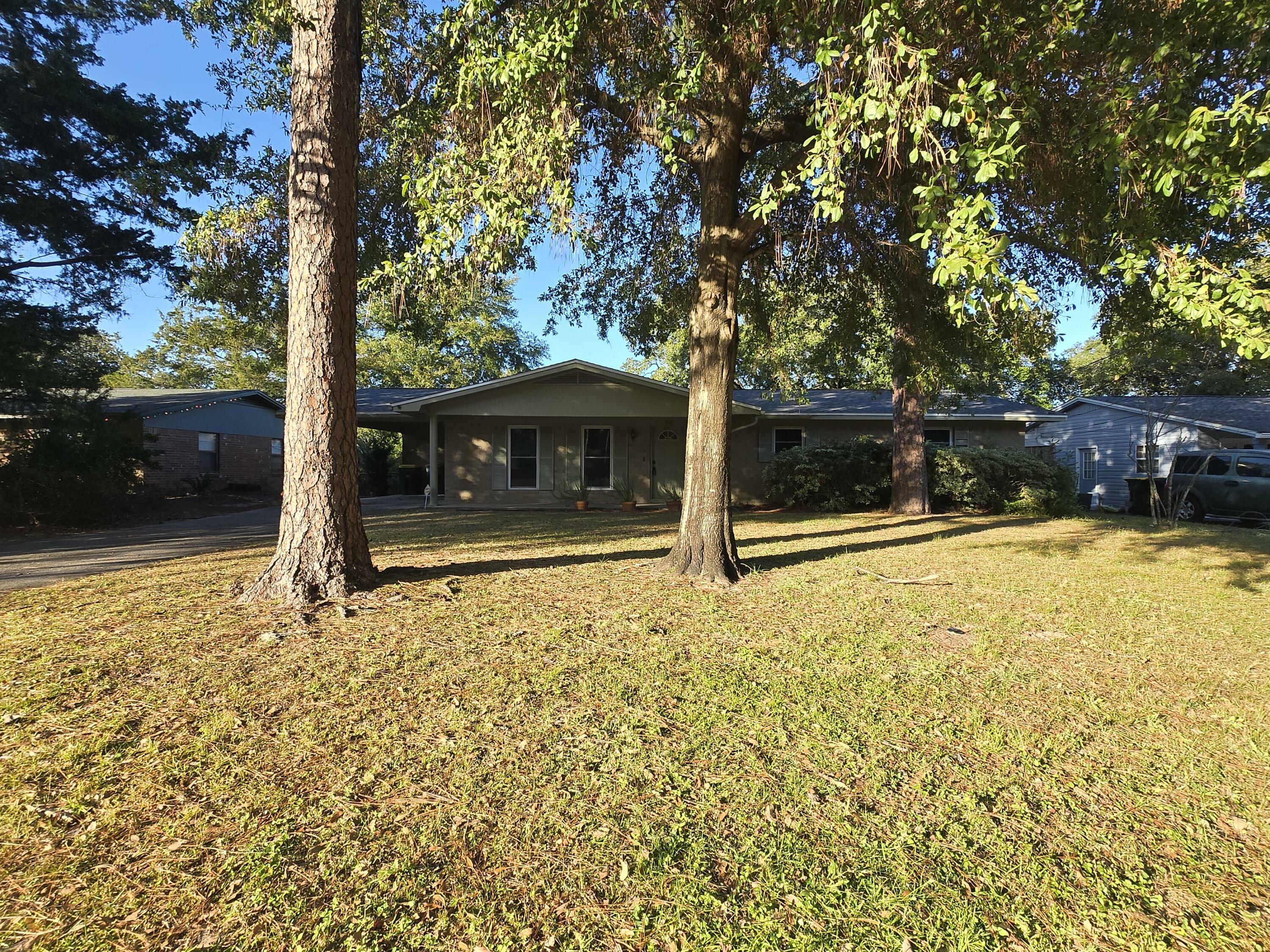 Property Photo:  221 Chateaugay Street  FL 32548 