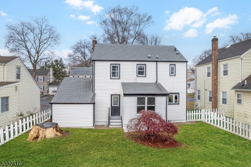 Property Photo:  462 Whitewood Rd  NJ 07083 