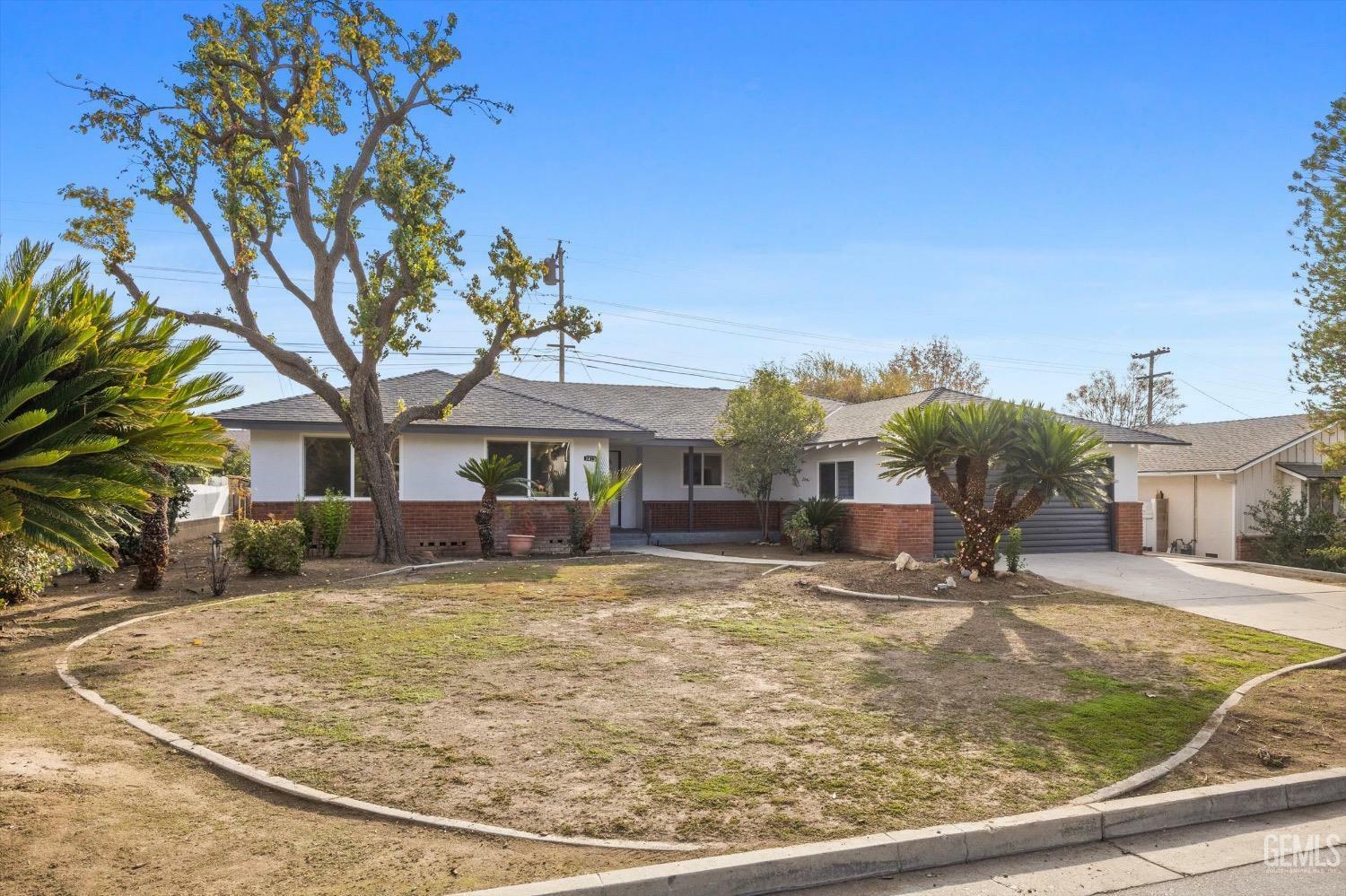 Property Photo:  2413 Driller Avenue  CA 93306 