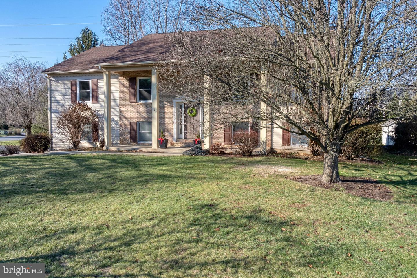 Property Photo:  469 Chowning Place  PA 17601 