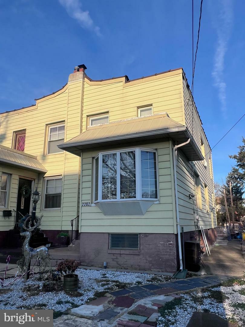 Property Photo:  2202 Gross Avenue  NJ 08110 