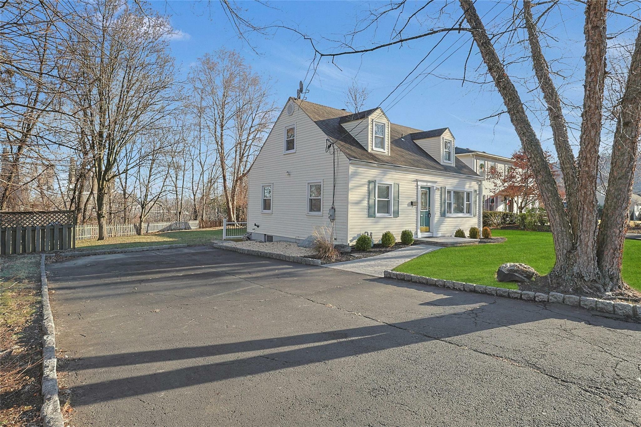 Property Photo:  22 Tanneyanns Lane  NY 10993 