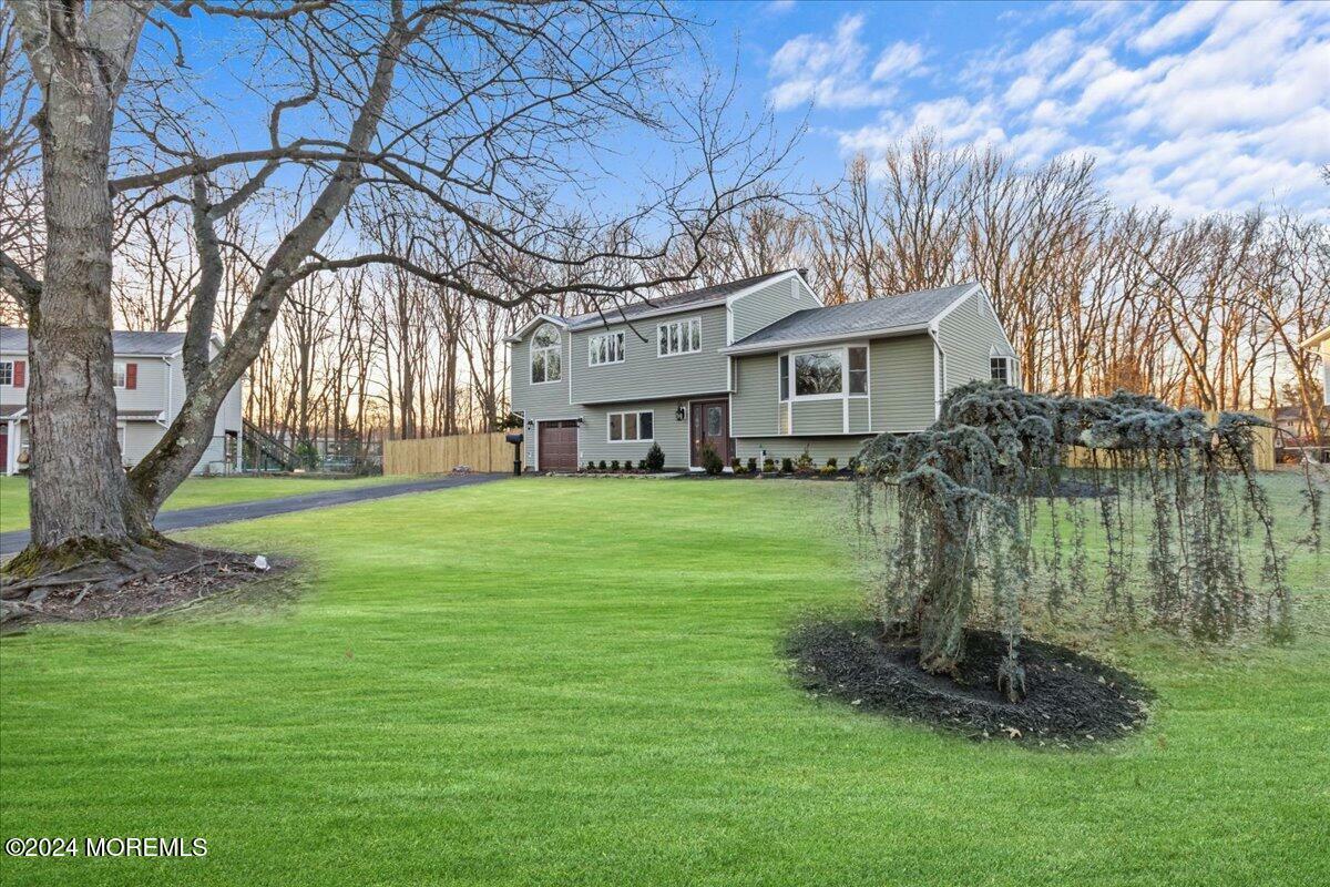 Property Photo:  8 Chesapeake Road  NJ 07726 