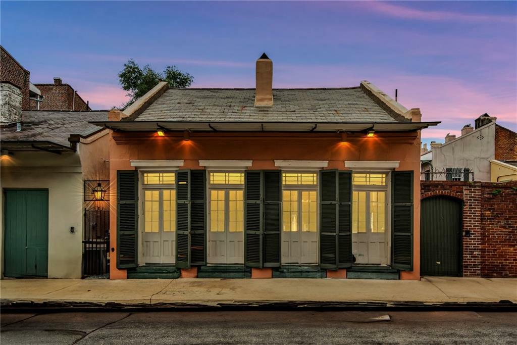 Property Photo:  625 Dumaine St Street  LA 70116 