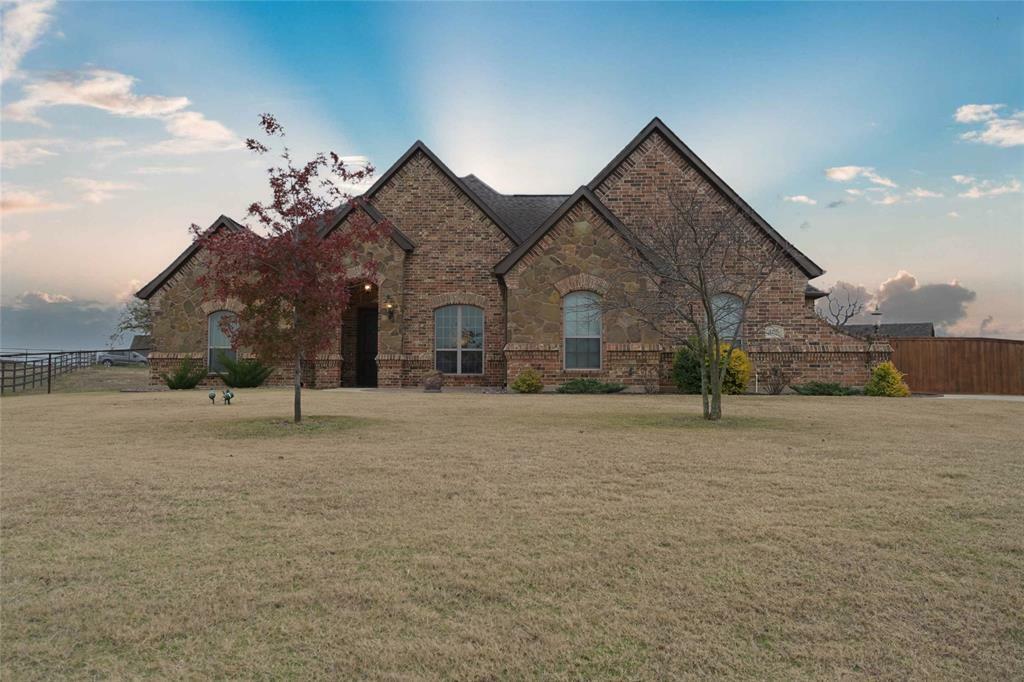 Property Photo:  165 Mill Crossing Lane  TX 76082 