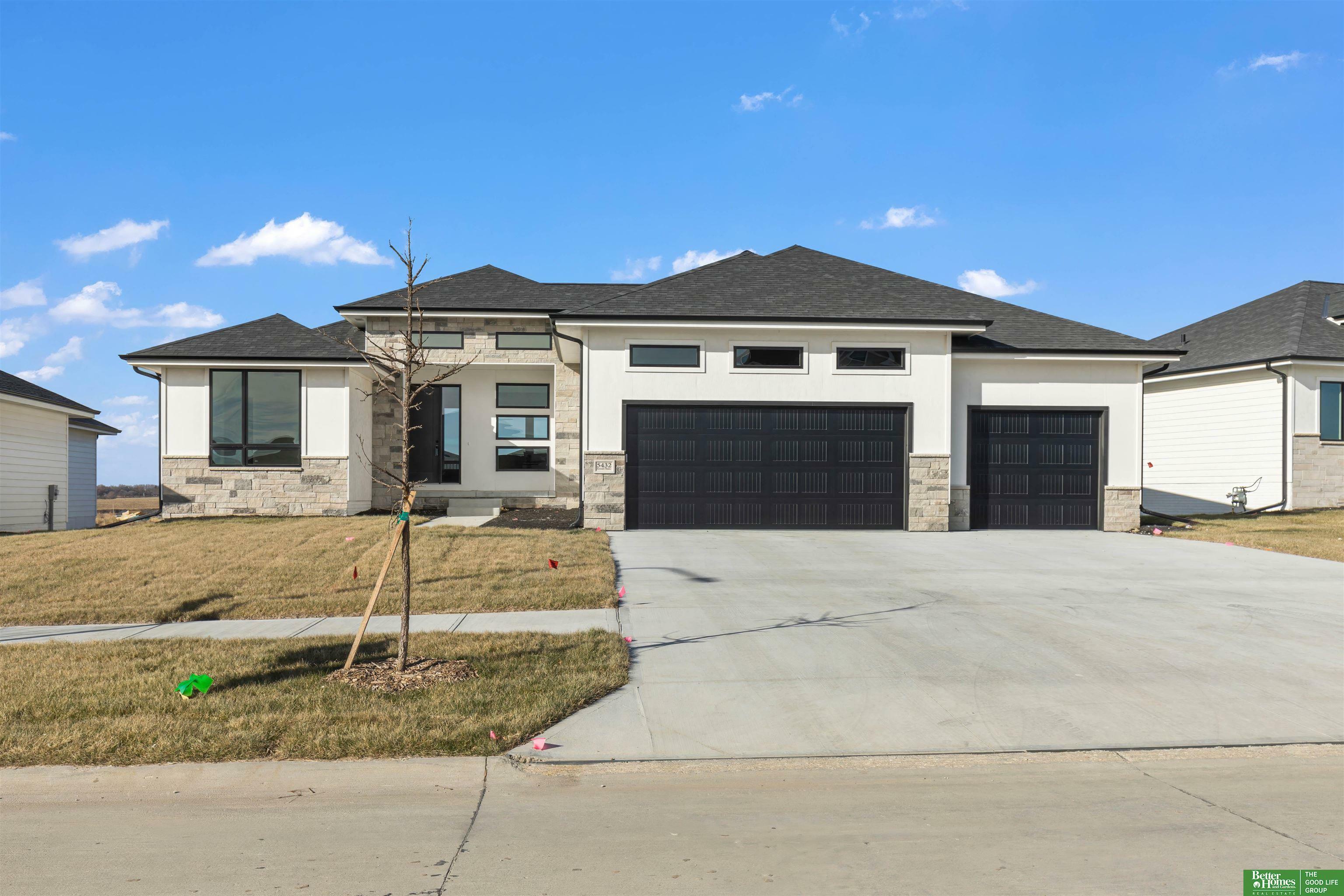 5432 Kestrel Parkway  Elkhorn NE 68022 photo