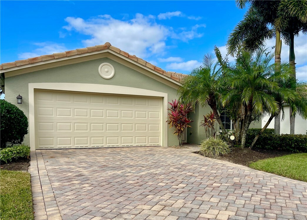 Property Photo:  5575 45th Avenue  FL 32967 