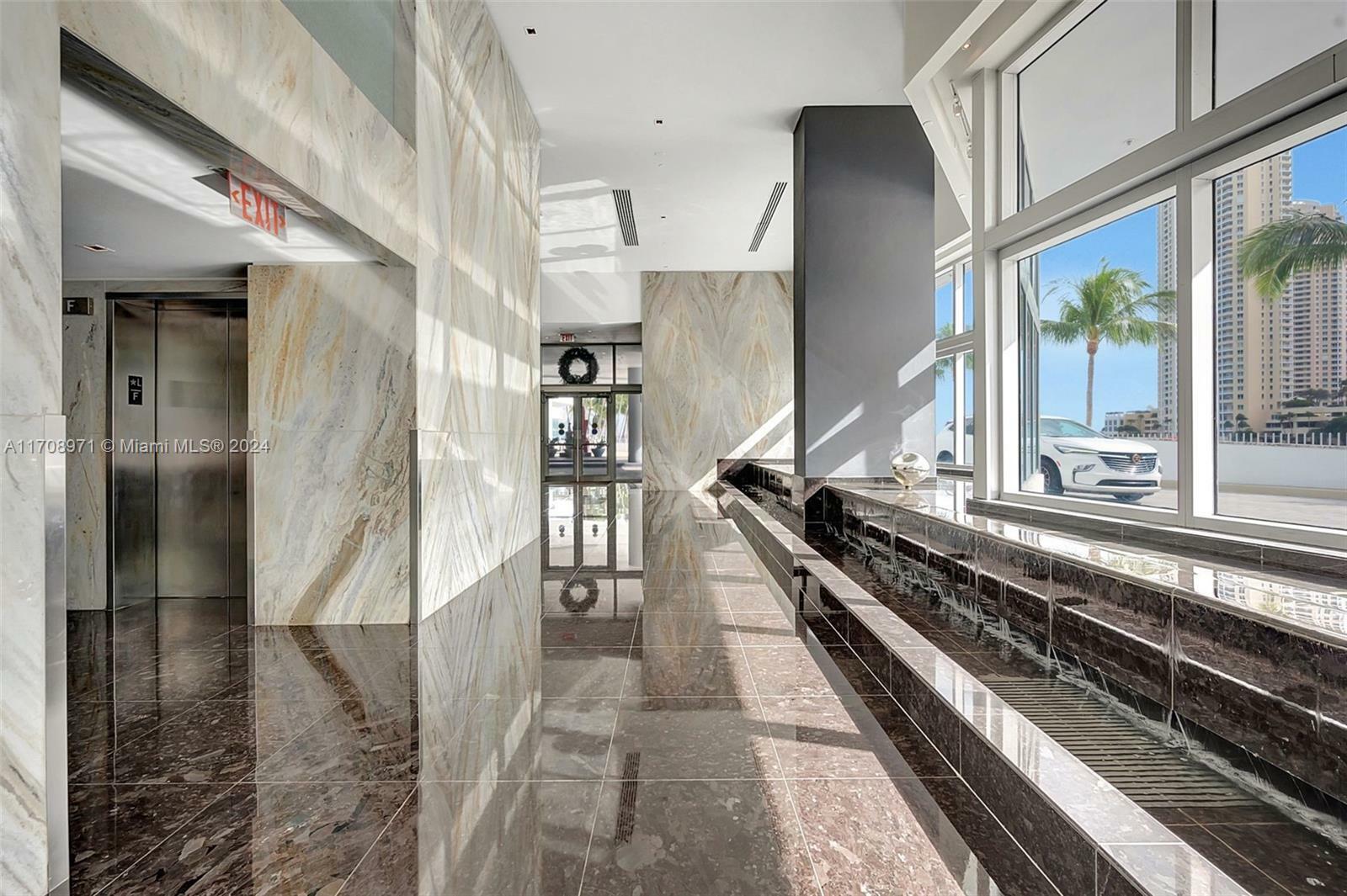 Property Photo:  325 S Biscayne Blvd 2614  FL 33131 