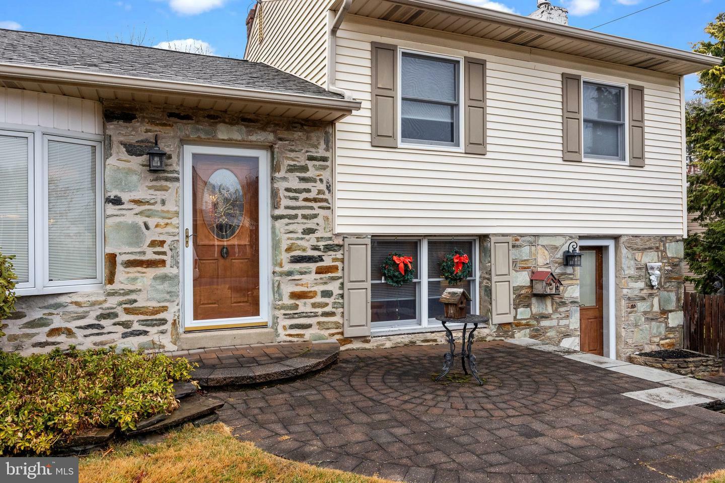 Property Photo:  511 Beaver Road  PA 18966 