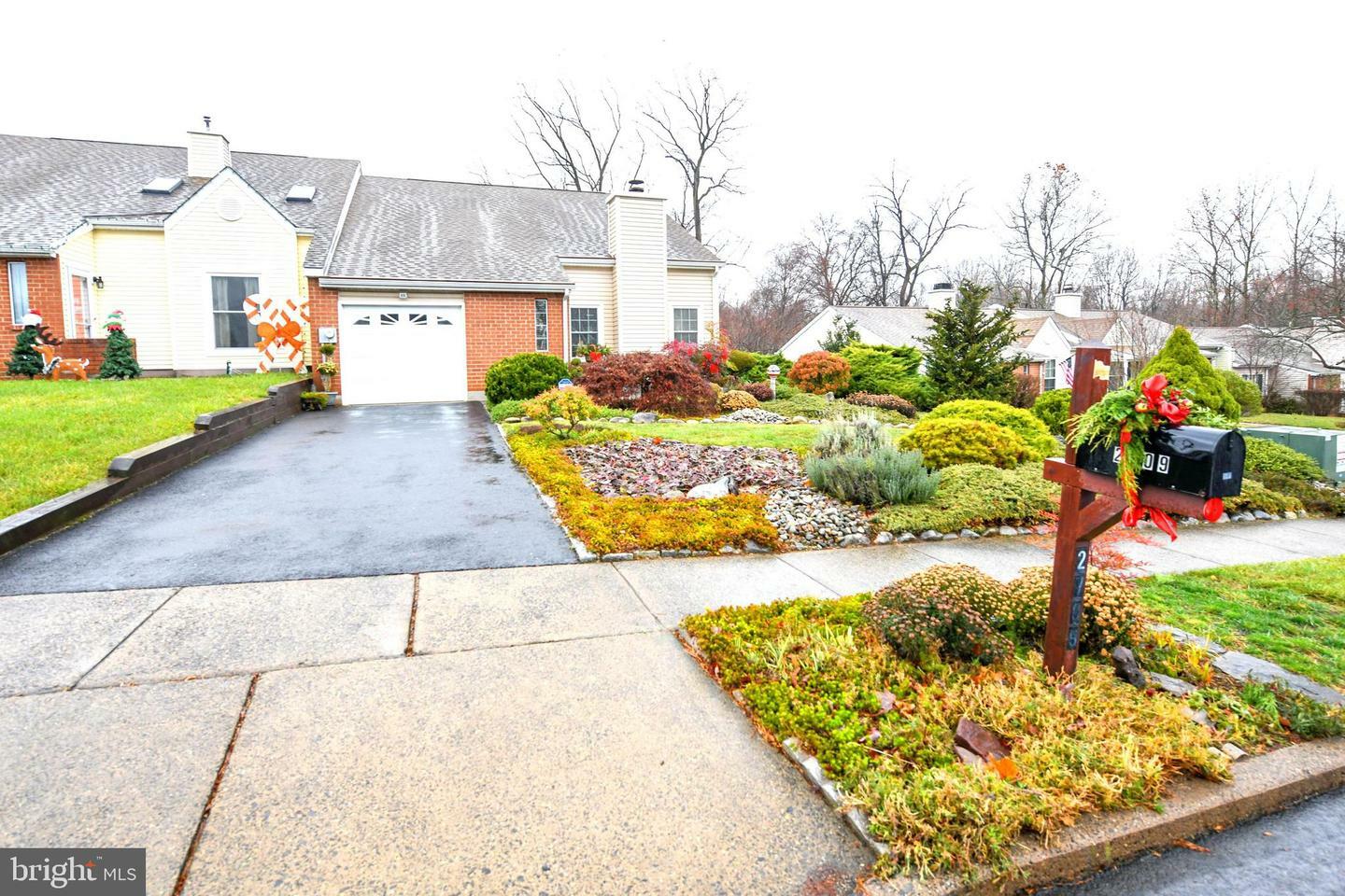 Property Photo: 2709 Dudley Court PA 19020