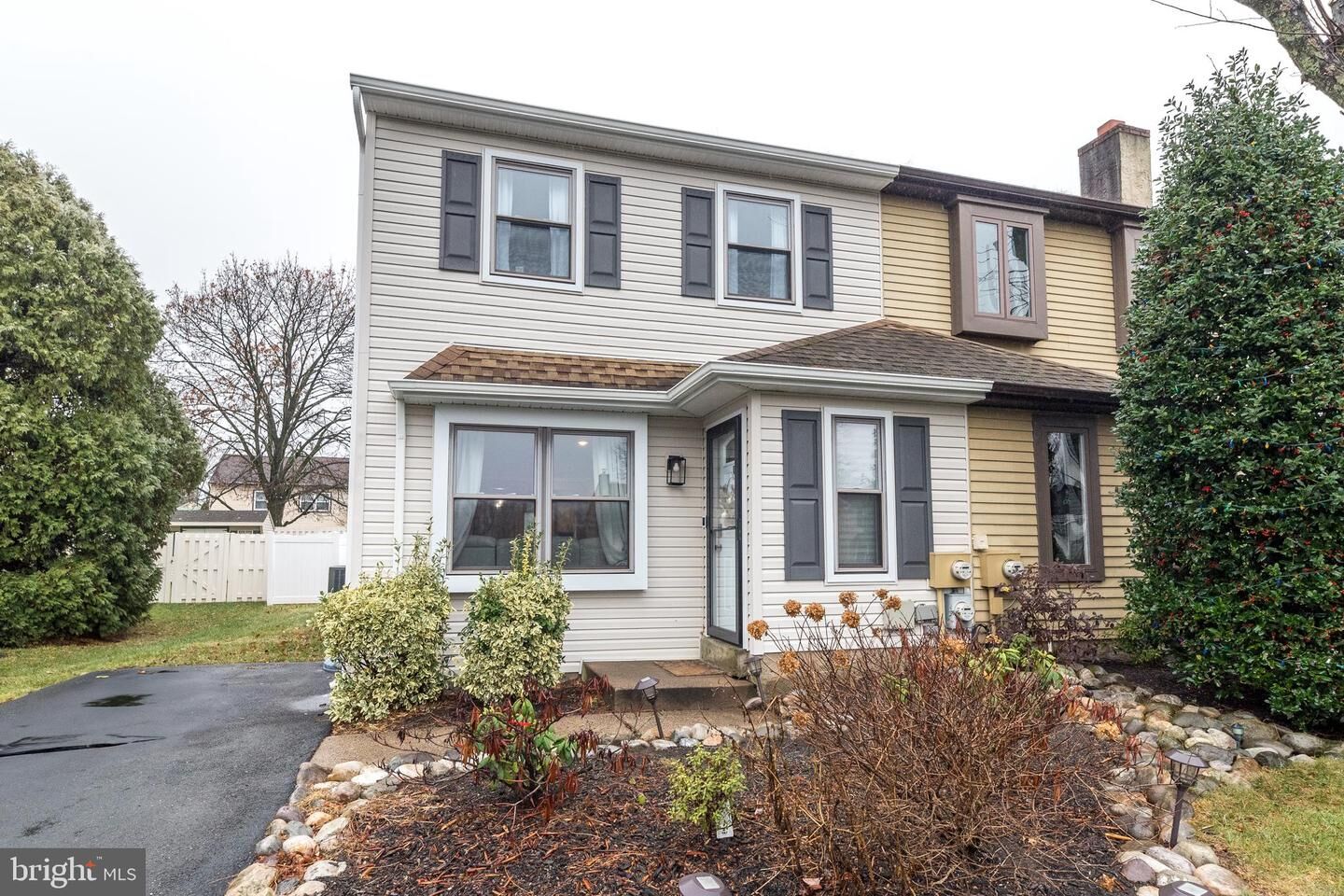 Property Photo:  20 Brownstone Drive  PA 19044