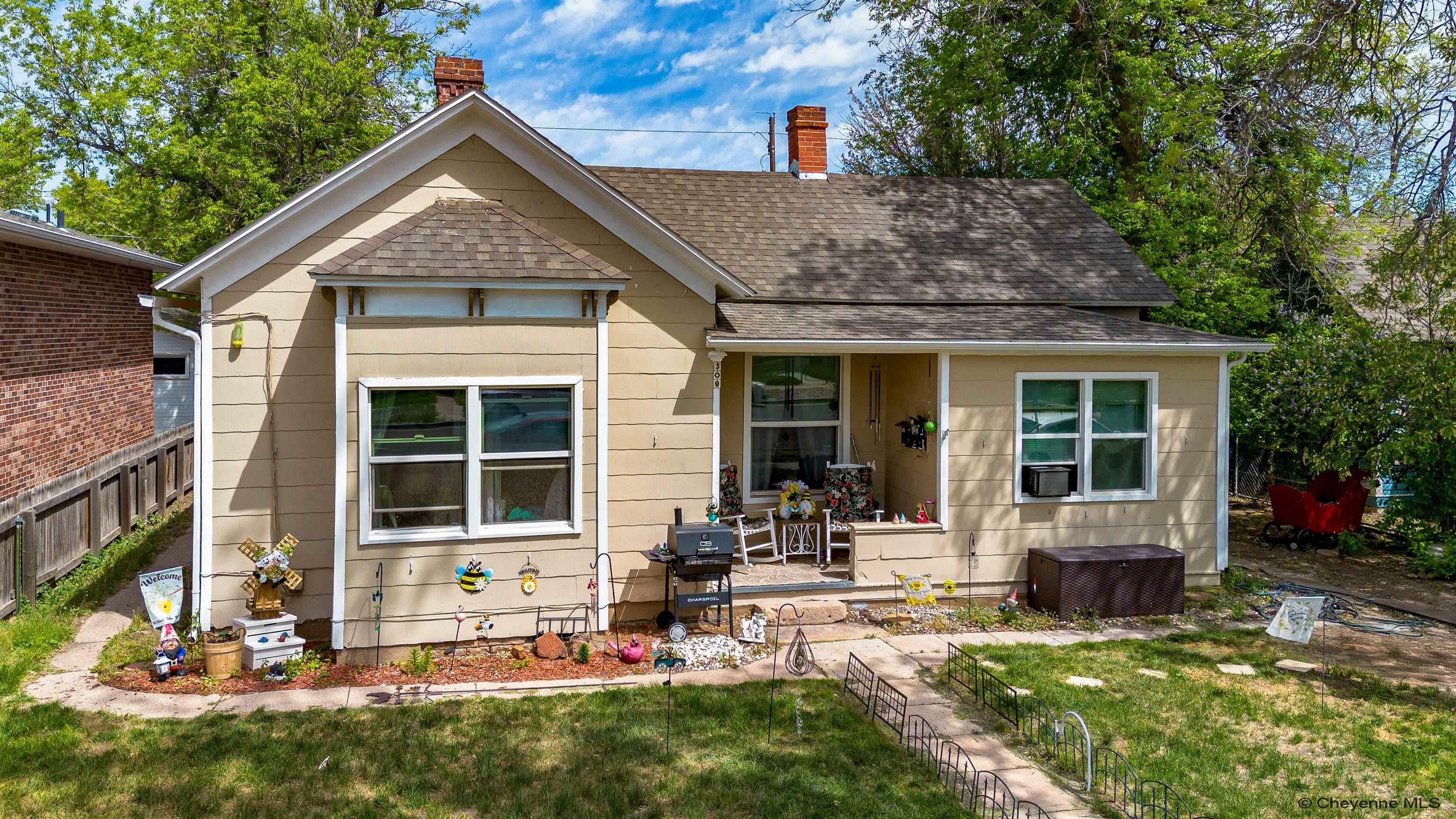 Property Photo: 508 E 19th St WY 82001