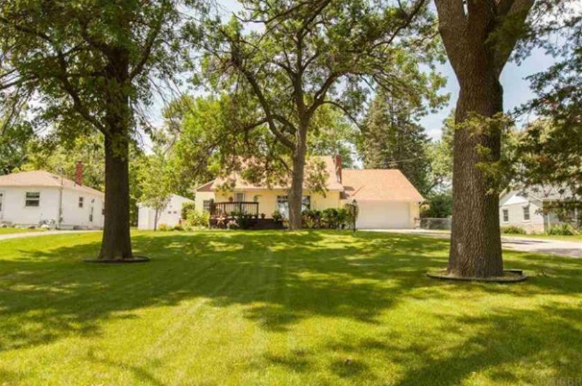 Property Photo:  3863 Logan Avenue  IA 50703 