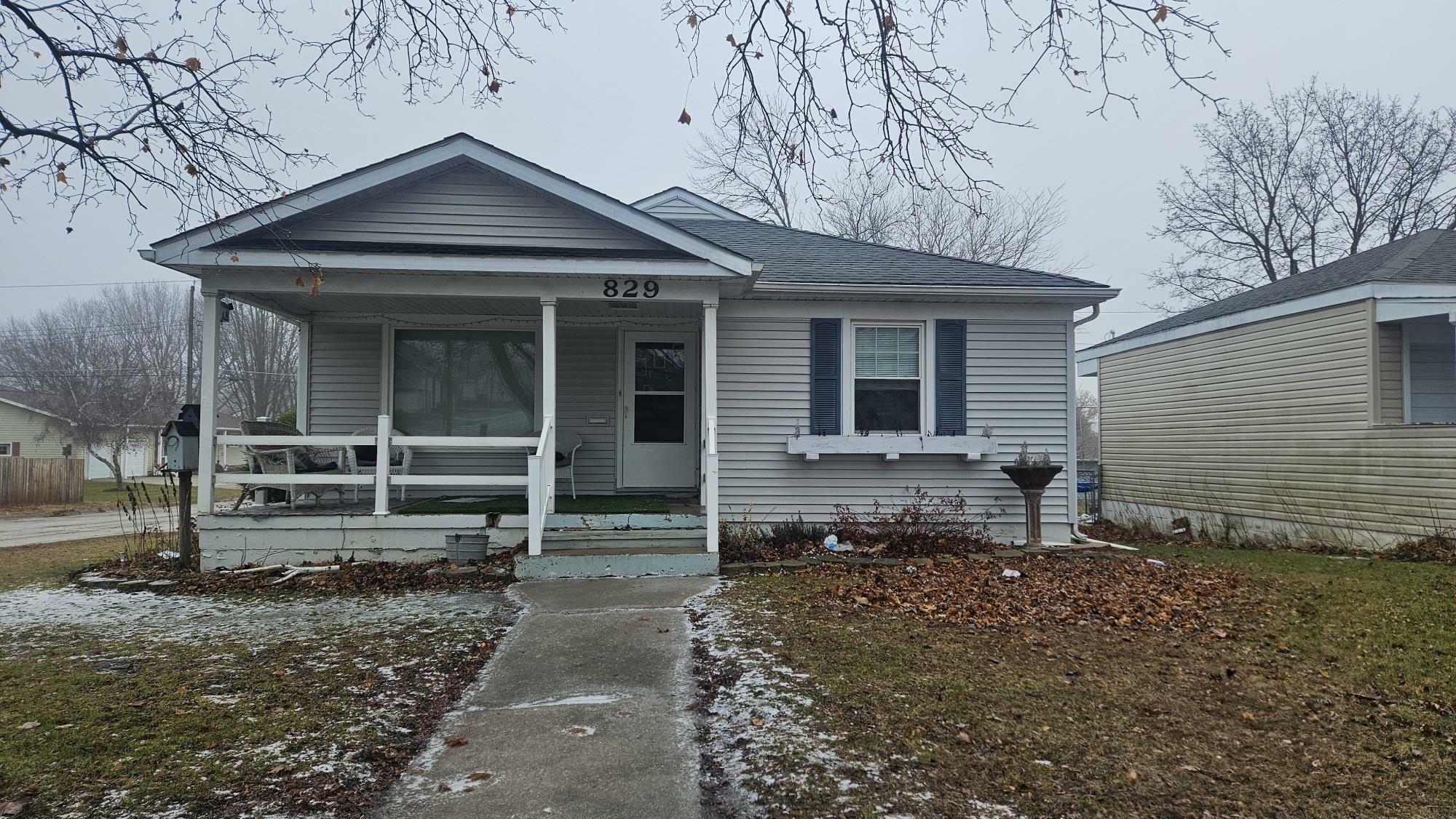 Property Photo:  829 2nd Ave NE  IA 50662 