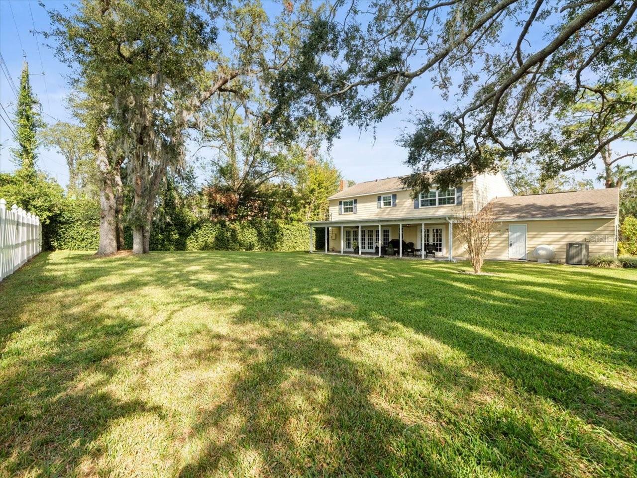 Property Photo:  10114 Lindelaan Drive  FL 33618 