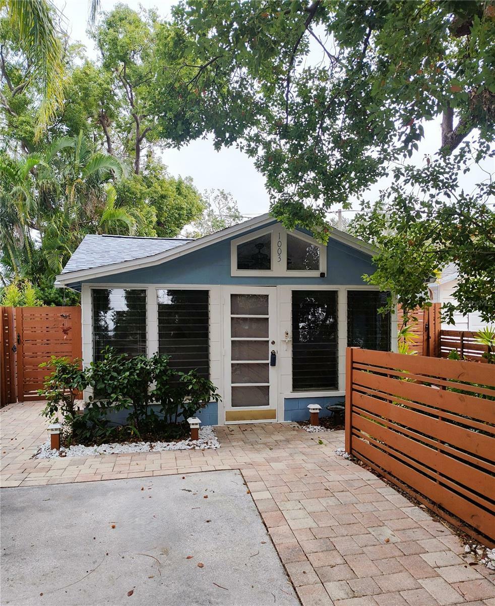 Property Photo:  1003 Park Dr  FL 34698 