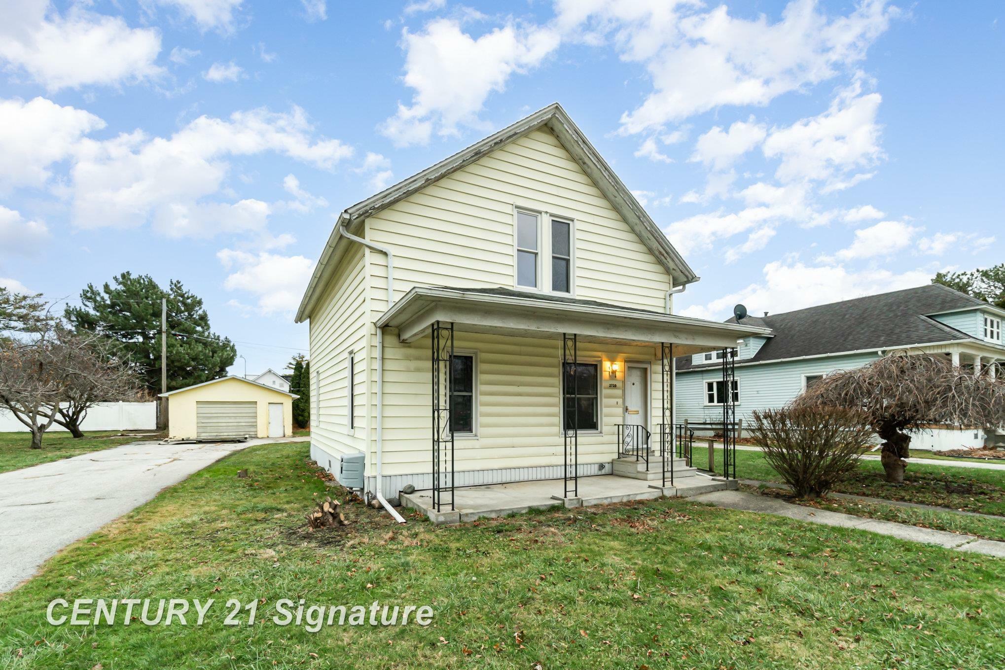 Property Photo:  2720 Pine Street  MI 48604 