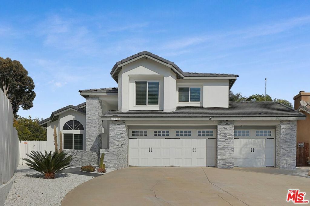 Property Photo:  39665 Maple Leaf Court  CA 92563 