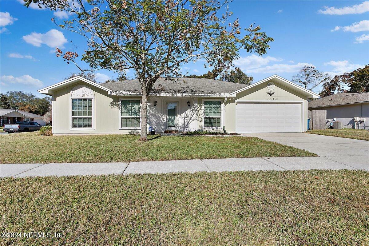 Property Photo:  12433 Safeshelter Drive S  FL 32225 