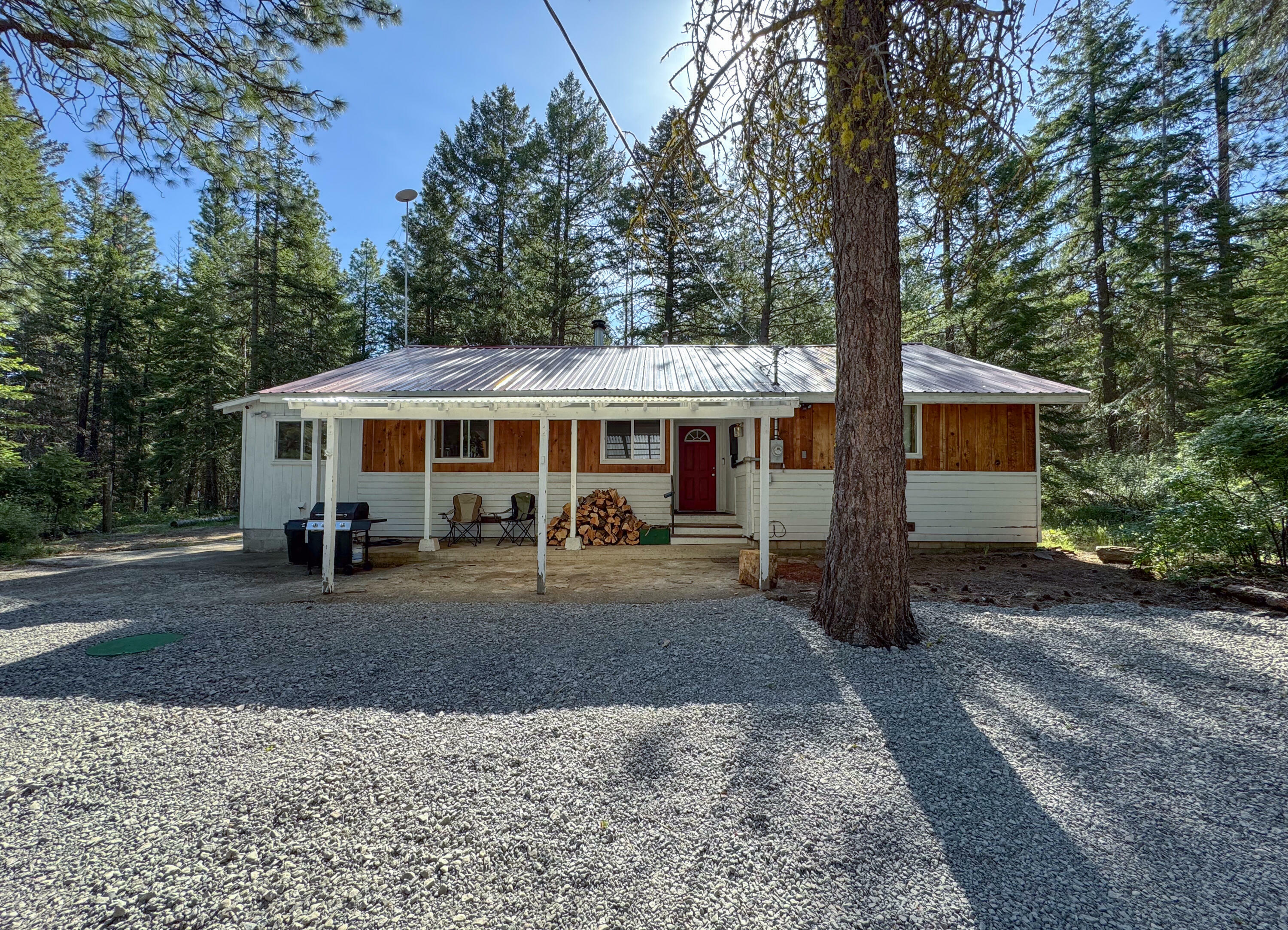 Property Photo: 22817 Beaver Street OR 97601