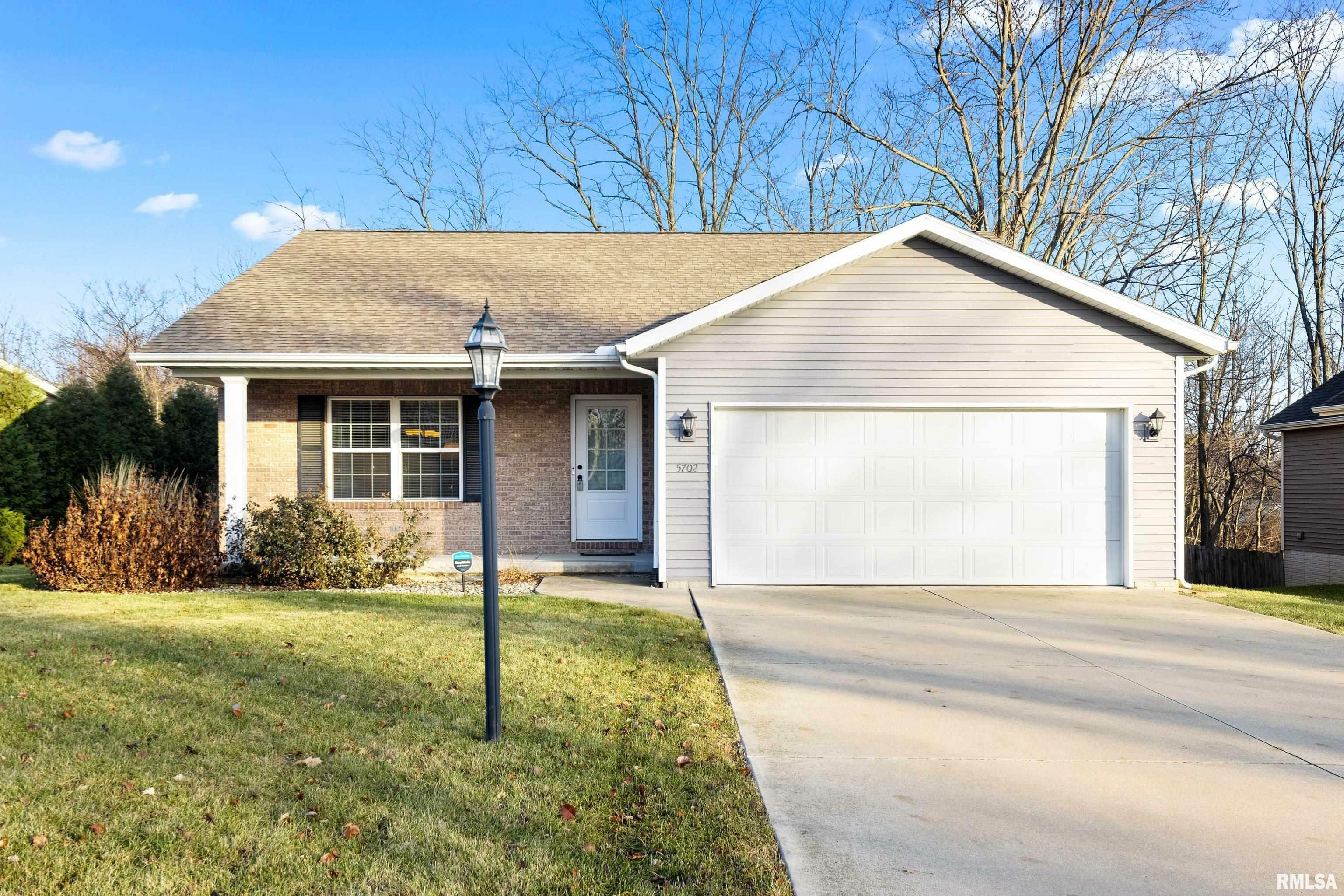 Property Photo:  5702 N Frostwood Parkway  IL 61615 