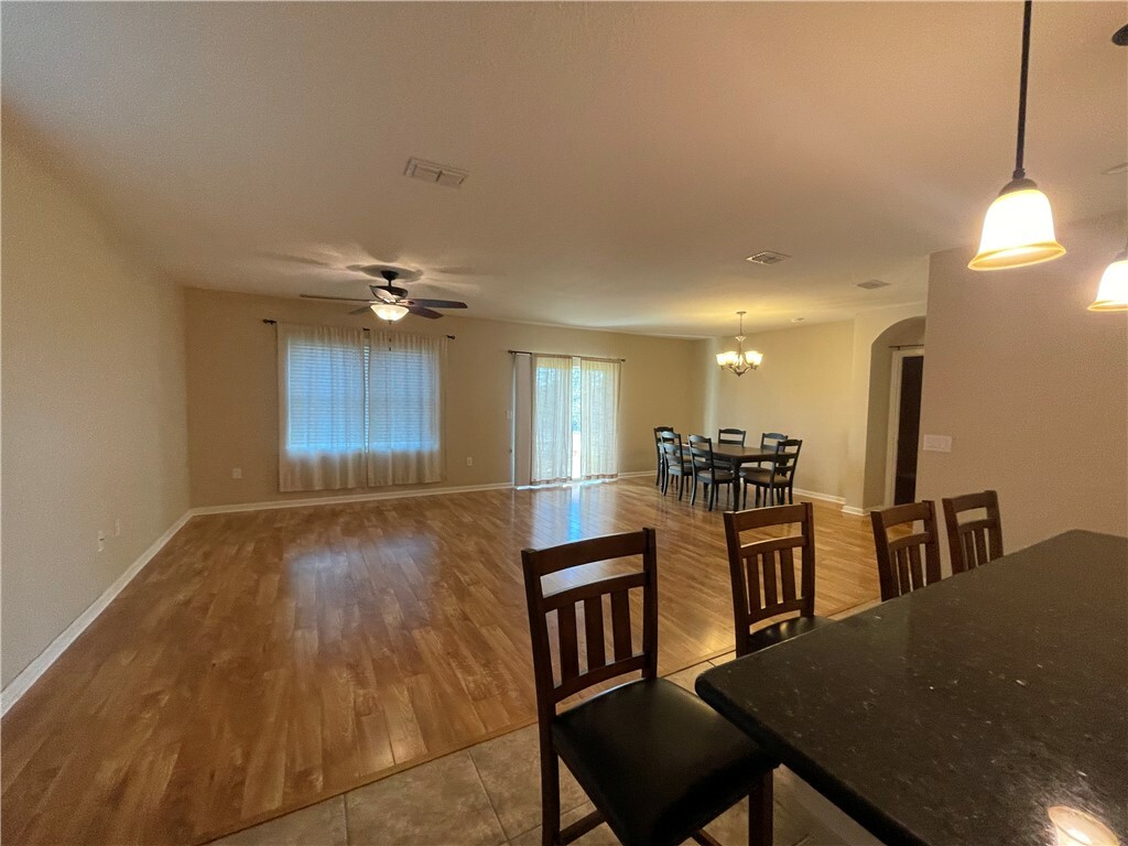 Property Photo:  1586 Lexington Square SW  FL 32962 