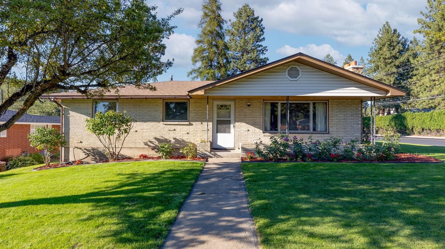 Property Photo:  706 W Carolina Way  WA 99208 