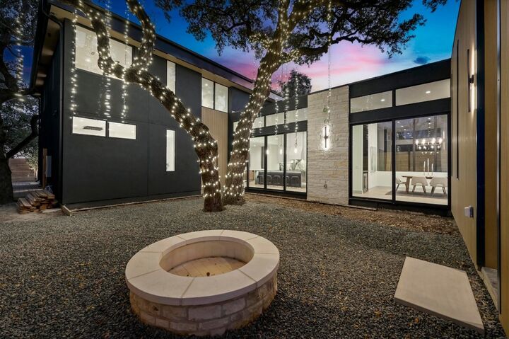 Property Photo: 2423 S 5th Street TX 78704