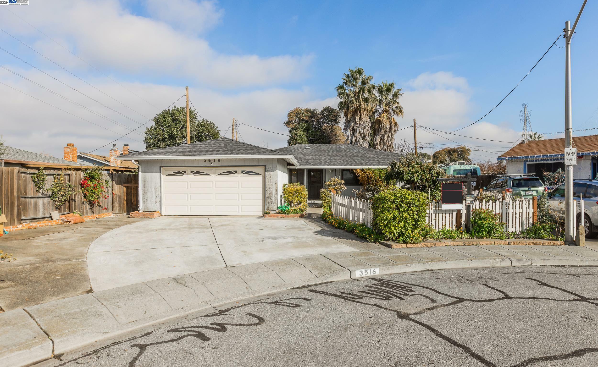 Property Photo:  3516 Rowena Ct  CA 95054 