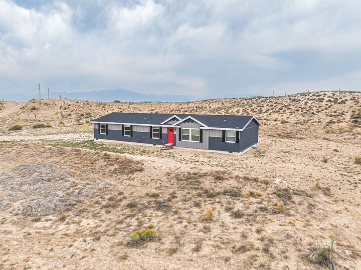 Property Photo: 1019 Meadow View Drive NV 89815