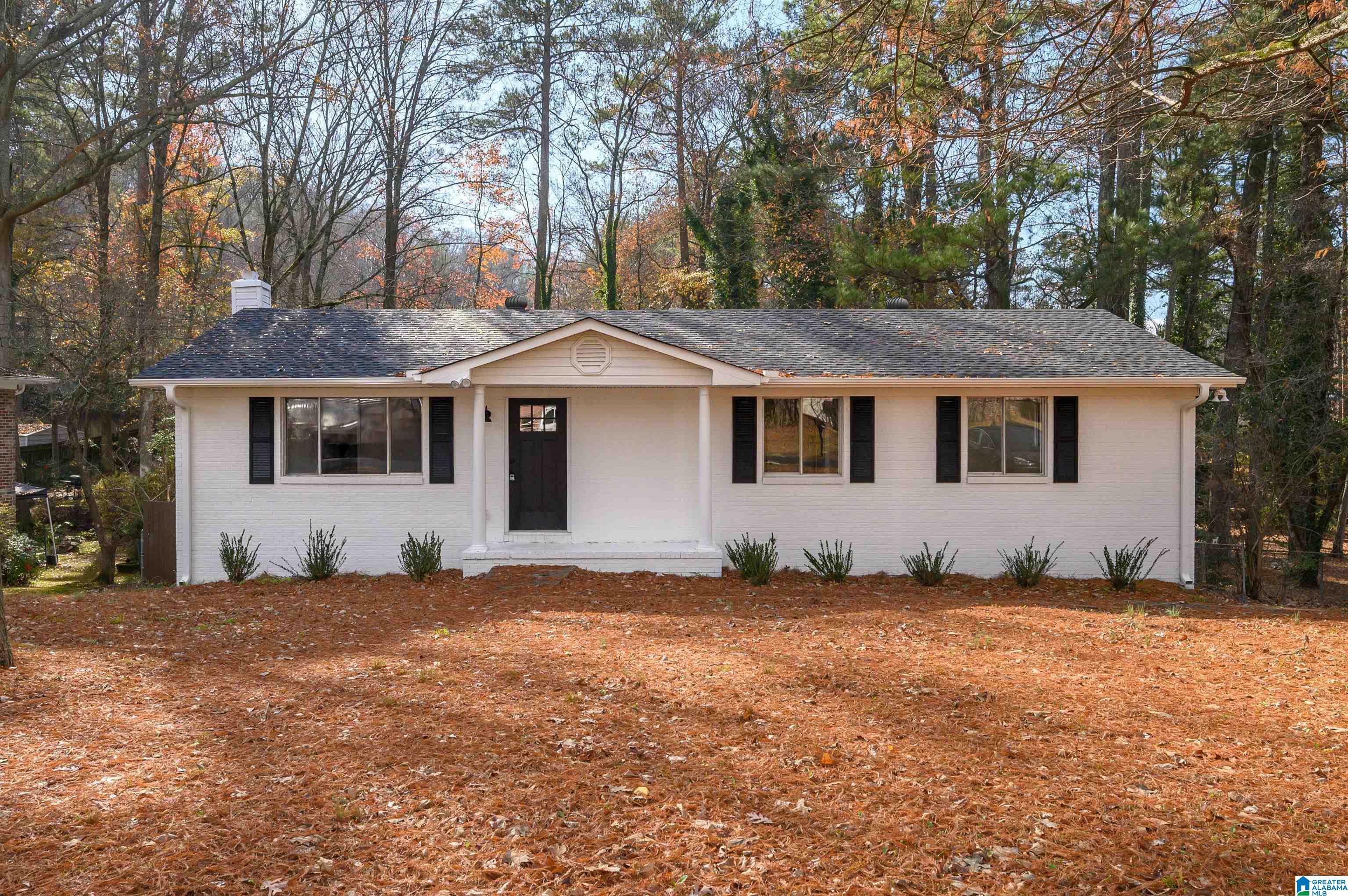 Property Photo:  819 Sherwood Forest Drive  AL 35235 