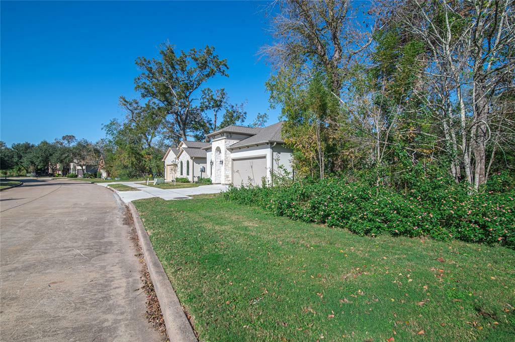 Property Photo:  95 Island Boulevard  TX 77459 